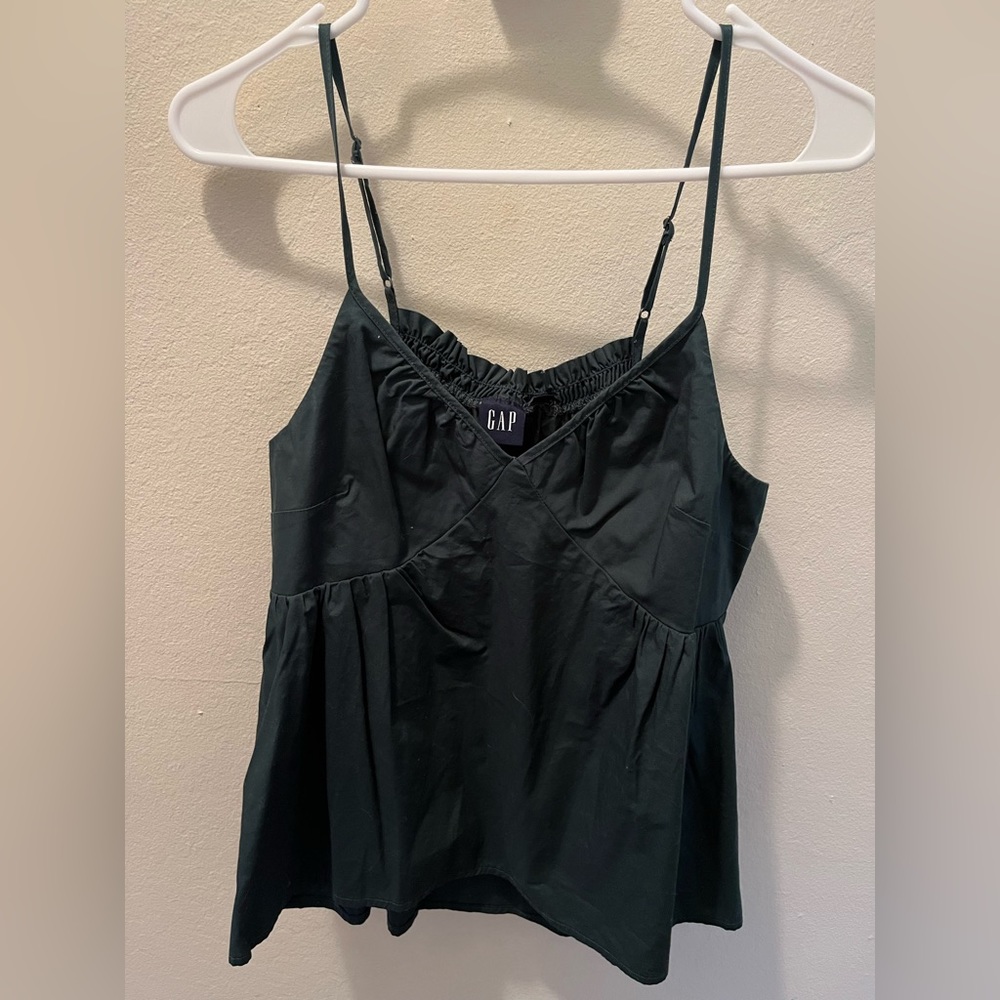 GAP Forest Green Top 🌲🌲